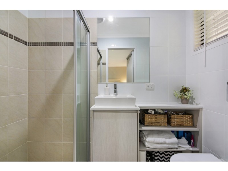 3 Crinkle Court, Southport QLD 4215