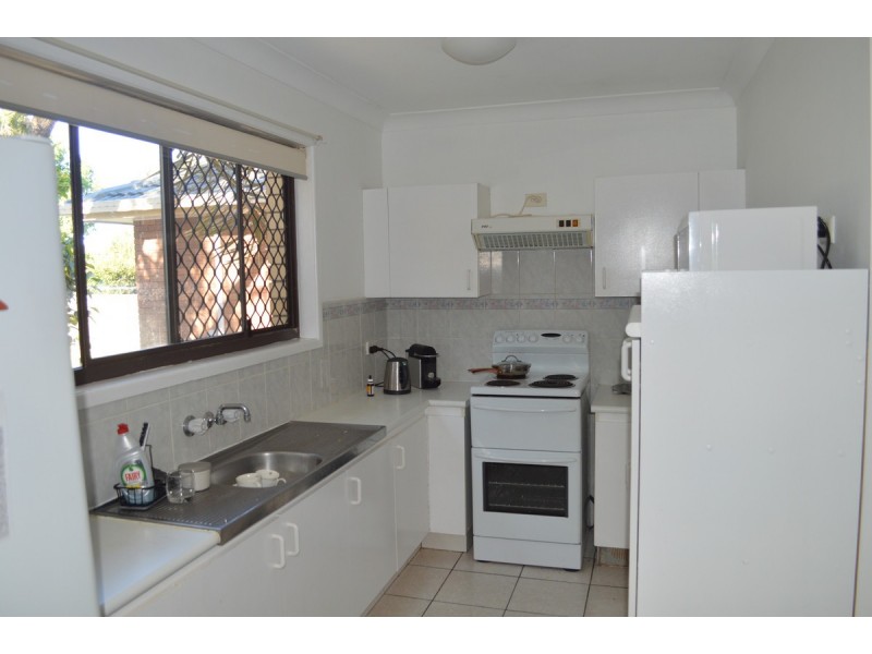 41 Fisher Avenue, Southport QLD 4215
