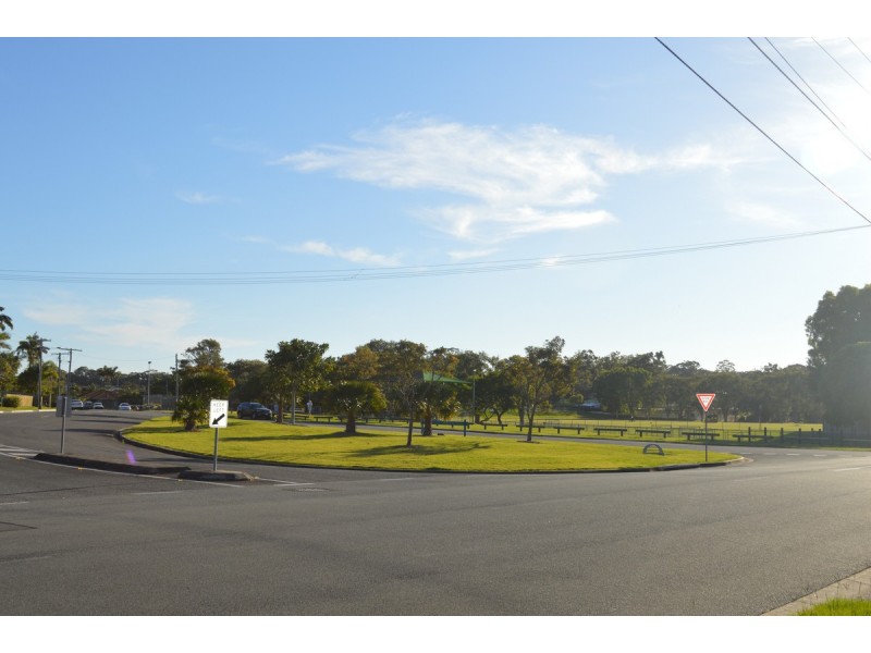 41 Fisher Avenue, Southport QLD 4215