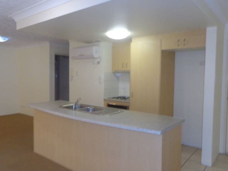 9/3-5 Norman Street, Southport QLD 4215