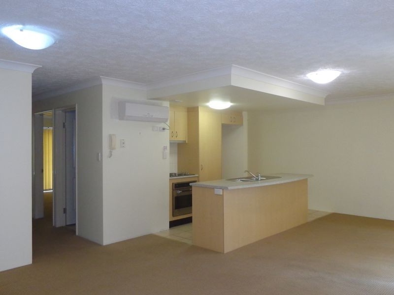 9/3-5 Norman Street, Southport QLD 4215