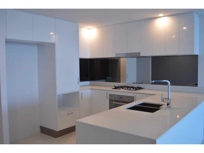 2302/5 Harbourside Court, Biggera Waters QLD 4216