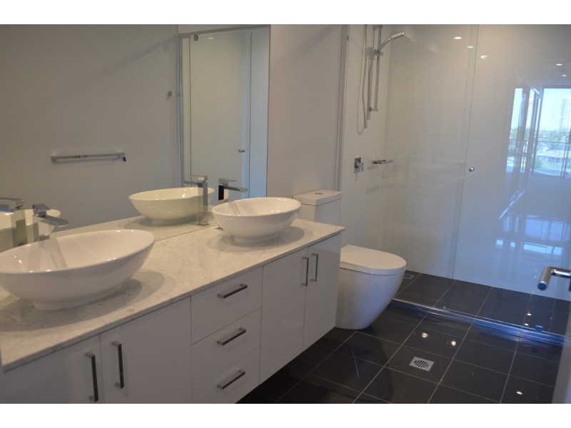 2302/5 Harbourside Court, Biggera Waters QLD 4216