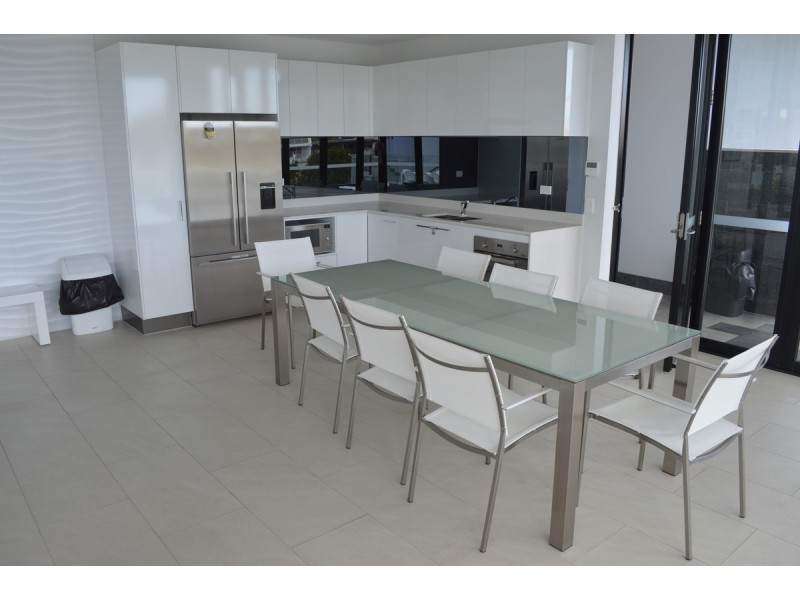 2302/5 Harbourside Court, Biggera Waters QLD 4216