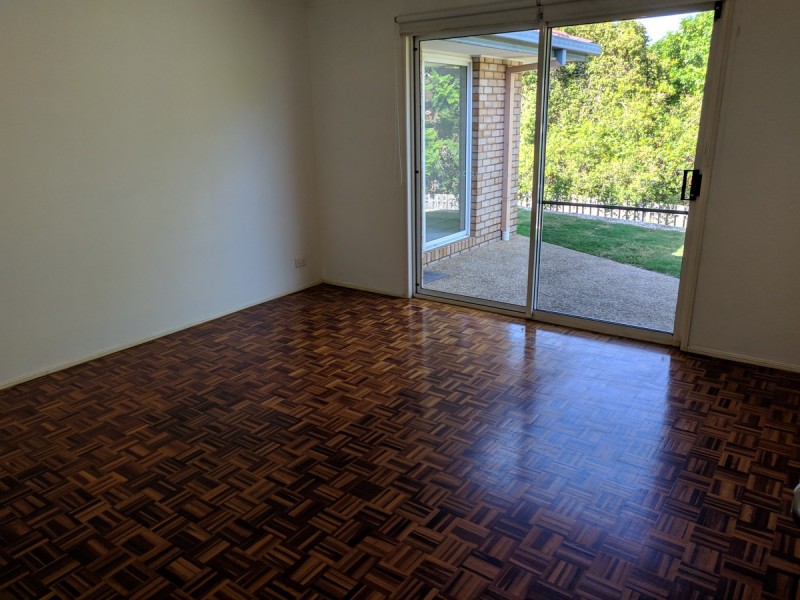 9 County Close, Parkwood QLD 4214