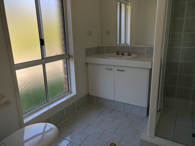 9 County Close, Parkwood QLD 4214