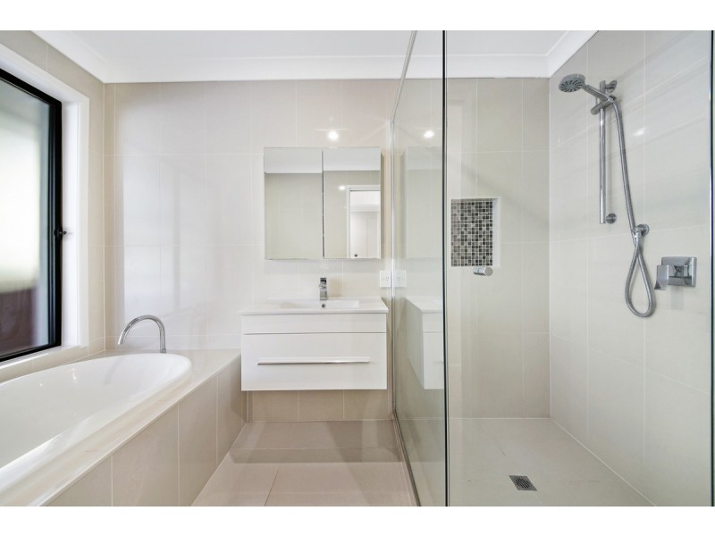 5 Carnation Way, Gaven QLD 4211