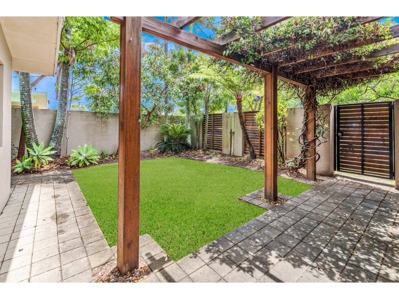 16 Skiff Street, Southport QLD 4215