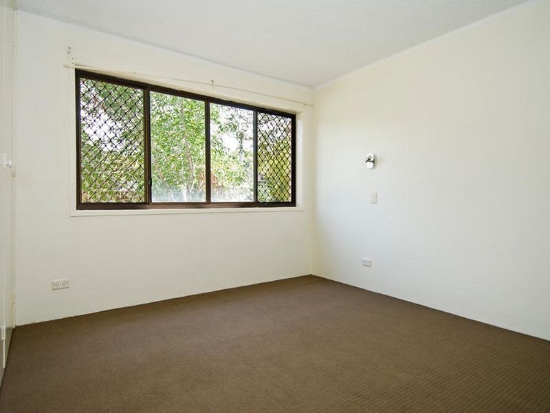 4/16 Andrews, Southport QLD 4215