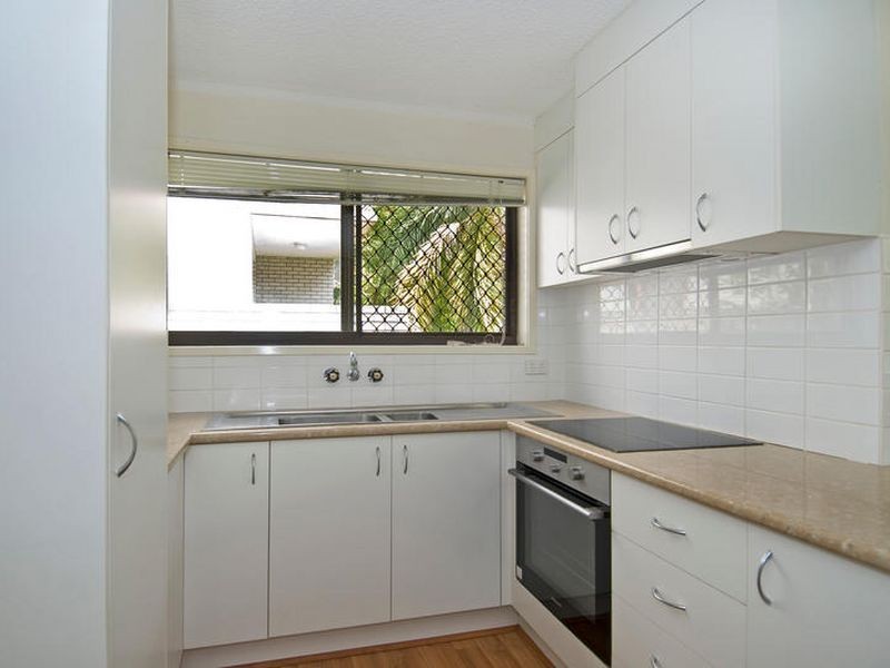 4/16 Andrews, Southport QLD 4215