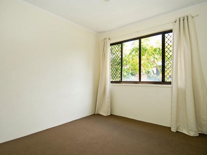 4/16 Andrews, Southport QLD 4215