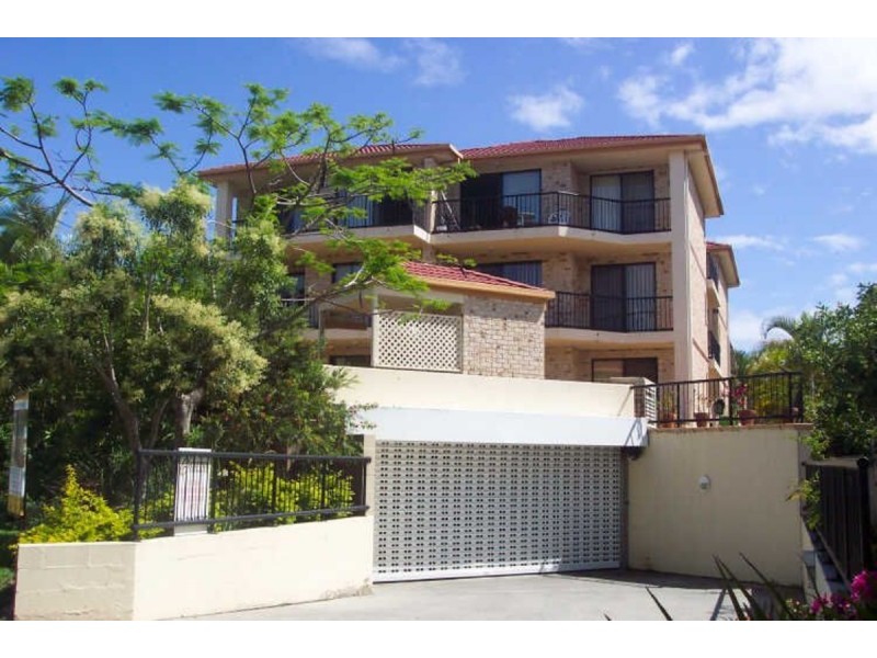 2/27 Chester Terrace, Southport QLD 4215