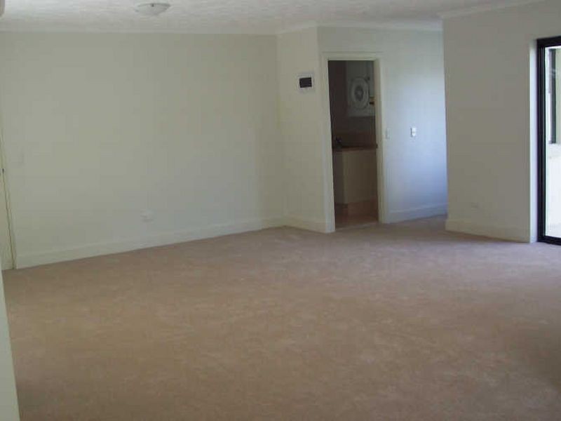 2/138 High, Southport QLD 4215