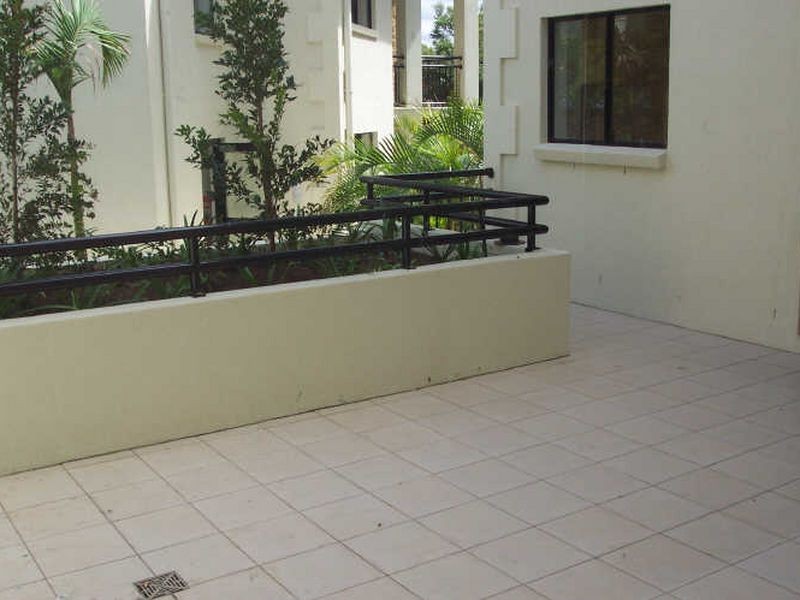 2/138 High, Southport QLD 4215