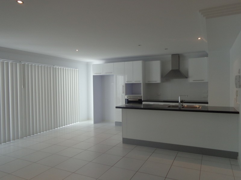 2/161 Marine Parade, Southport QLD 4215