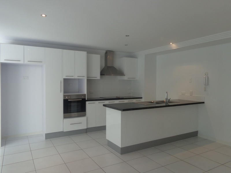 2/161 Marine Parade, Southport QLD 4215