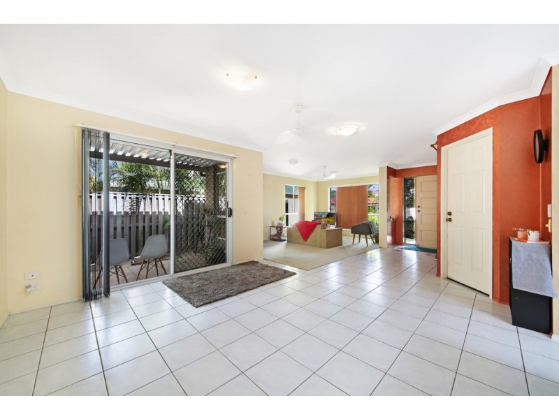 26 Madasin Close, Arundel QLD 4214