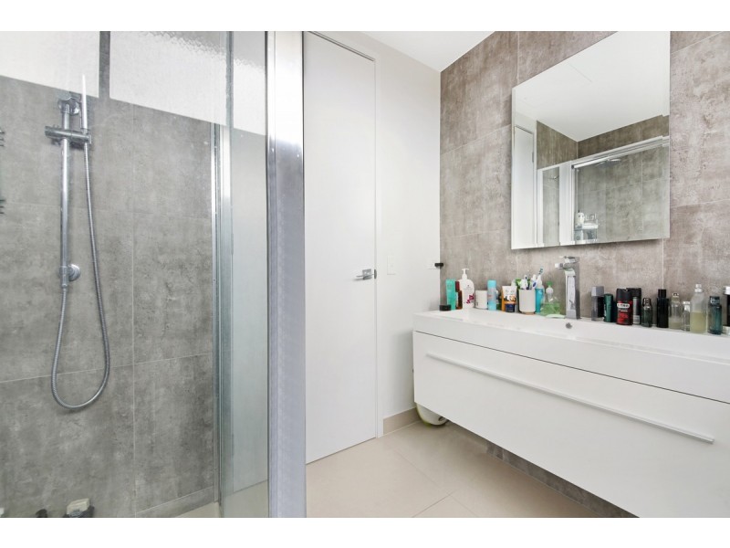 701/26 Gray Street, Southport QLD 4215