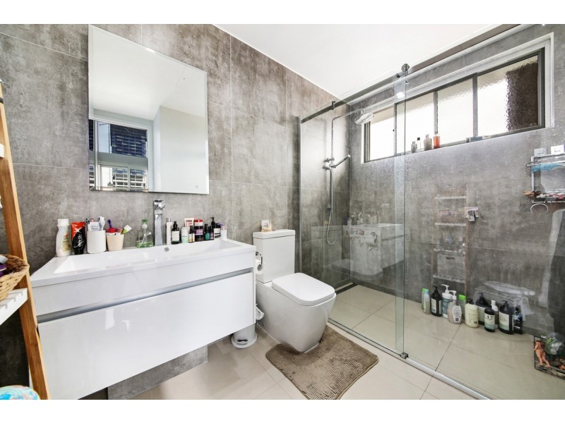 701/26 Gray Street, Southport QLD 4215