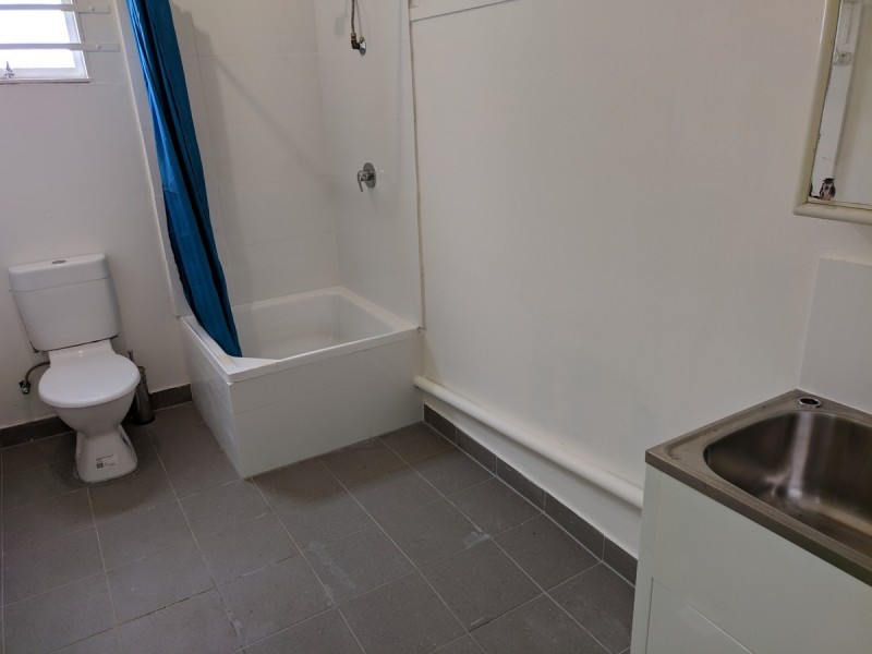 2/166 Scarborough Street, Southport QLD 4215