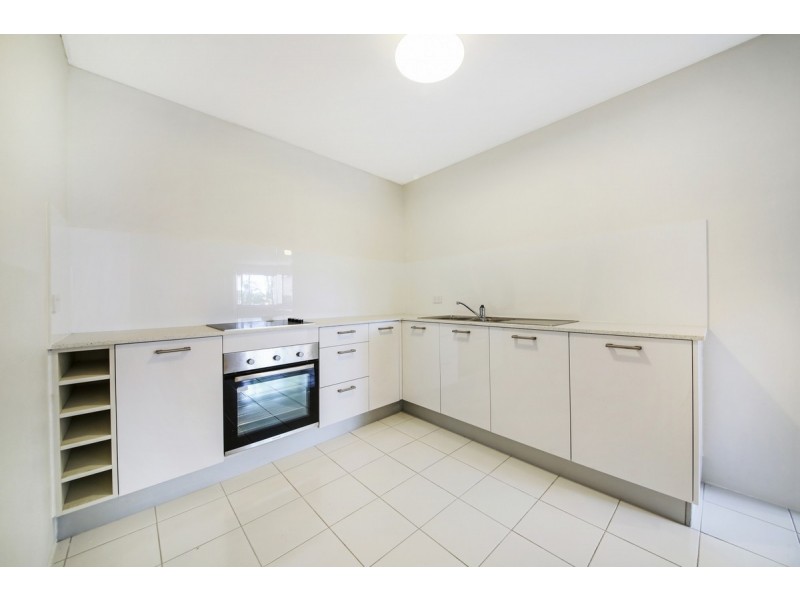 7/83 Queen Street, Southport QLD 4215