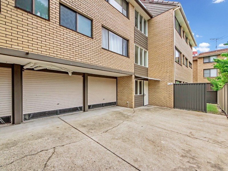 2/7 Lather Street, Southport QLD 4215