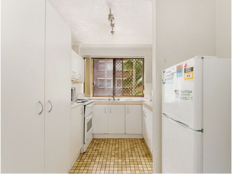 2/7 Lather Street, Southport QLD 4215