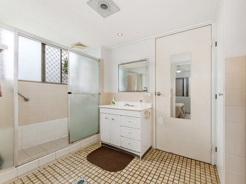 2/7 Lather Street, Southport QLD 4215