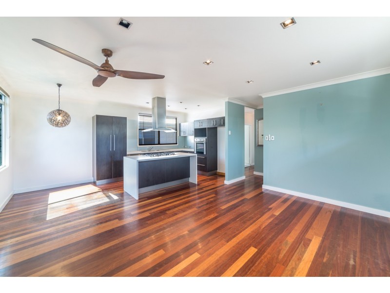 15 Sydney Street, Labrador QLD 4215