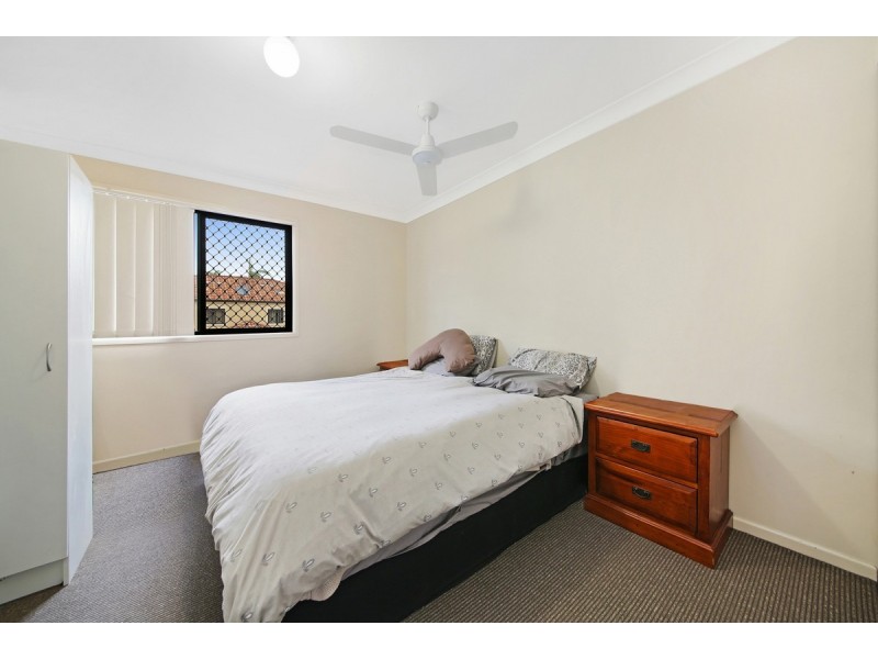 10/119 Pohlman Street, Southport QLD 4215