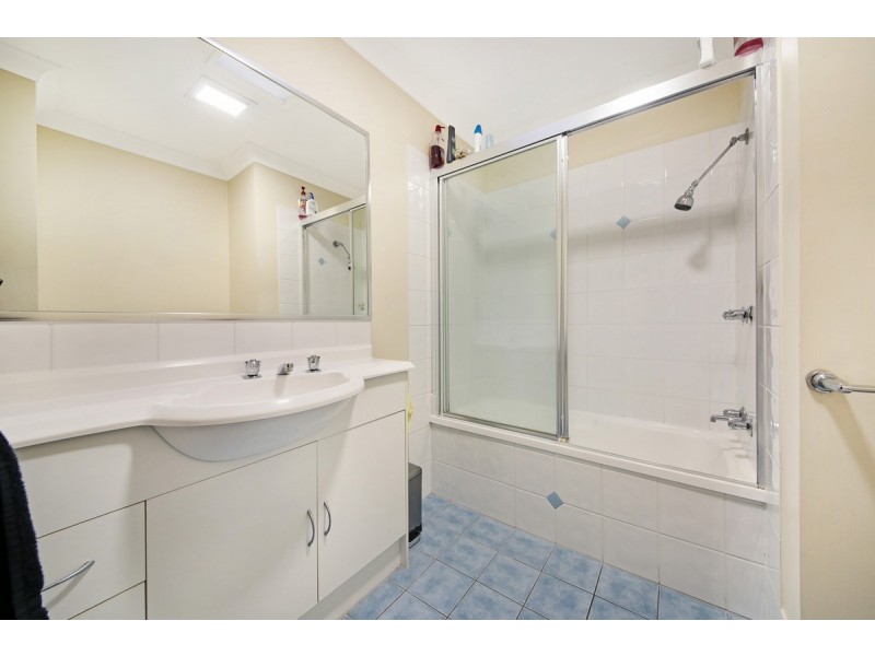10/119 Pohlman Street, Southport QLD 4215