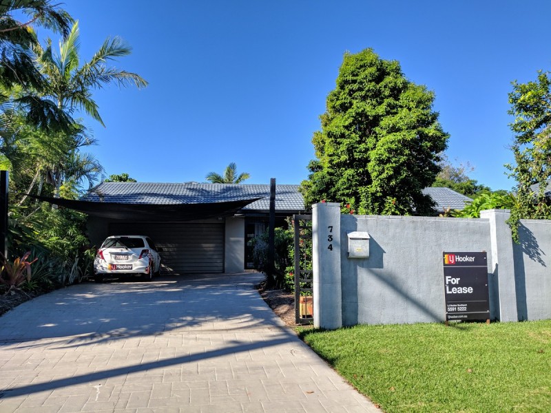 734 Nerang-Broadbeach Road, Carrara QLD 4211