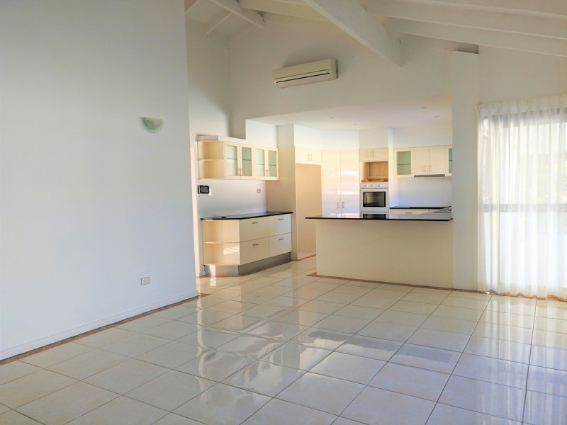 734 Nerang-Broadbeach Road, Carrara QLD 4211