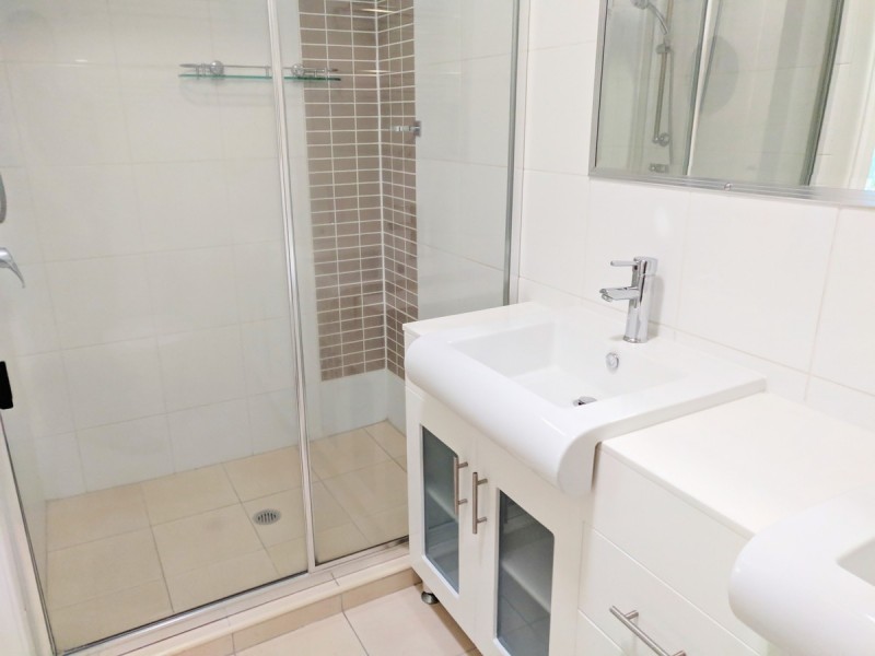 734 Nerang-Broadbeach Road, Carrara QLD 4211