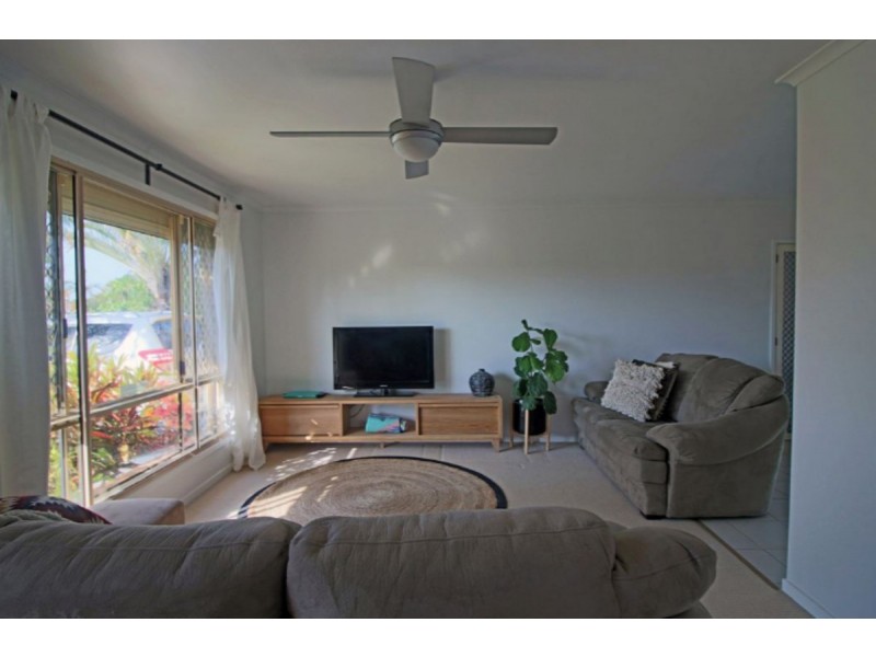 152 Christine Avenue, Burleigh Waters QLD 4220