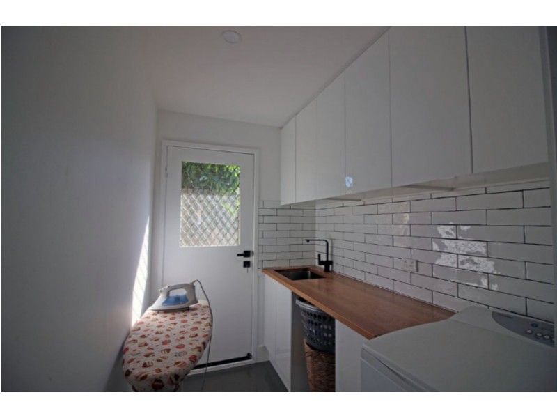 152 Christine Avenue, Burleigh Waters QLD 4220