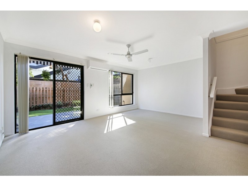 8/119 Pohlman Street, Southport QLD 4215