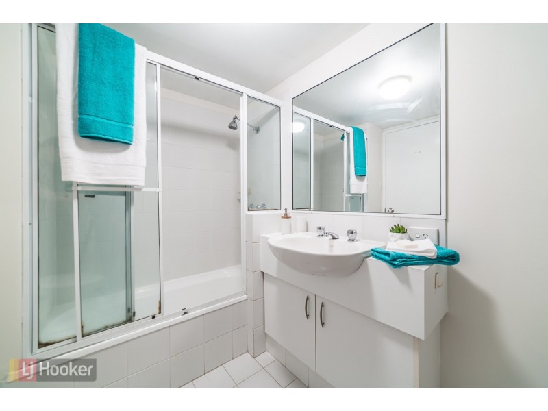 22/11 Breaker Street, Main Beach QLD 4217