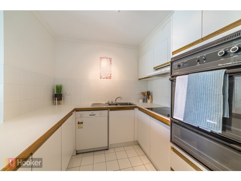22/11 Breaker Street, Main Beach QLD 4217