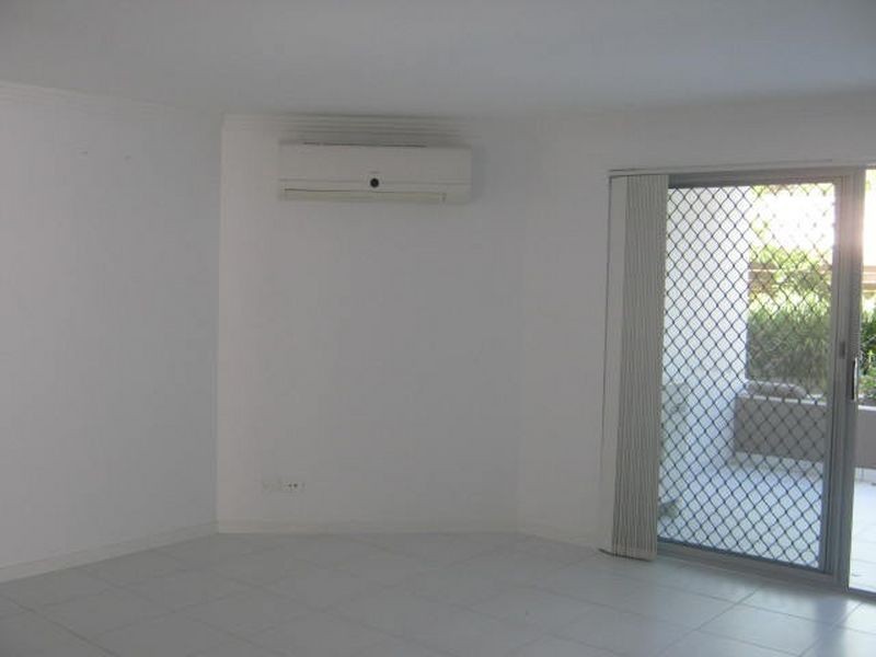 2/161 Marine Parade, Southport QLD 4215