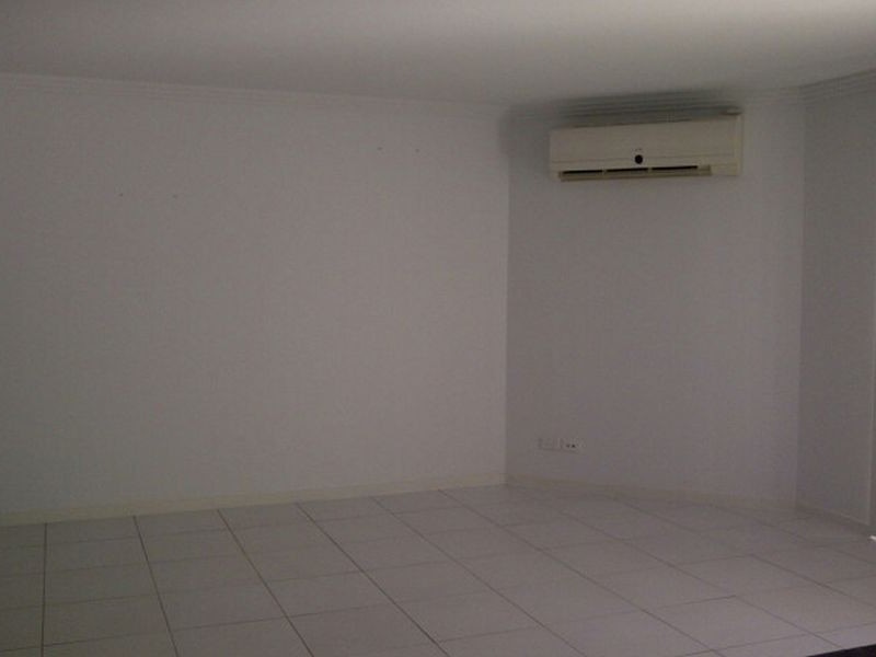 2/161 Marine Parade, Southport QLD 4215