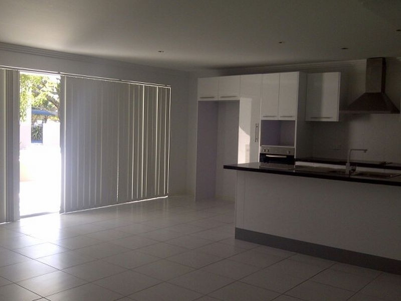 2/161 Marine Parade, Southport QLD 4215