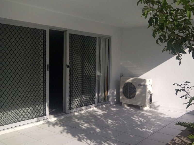 2/161 Marine Parade, Southport QLD 4215