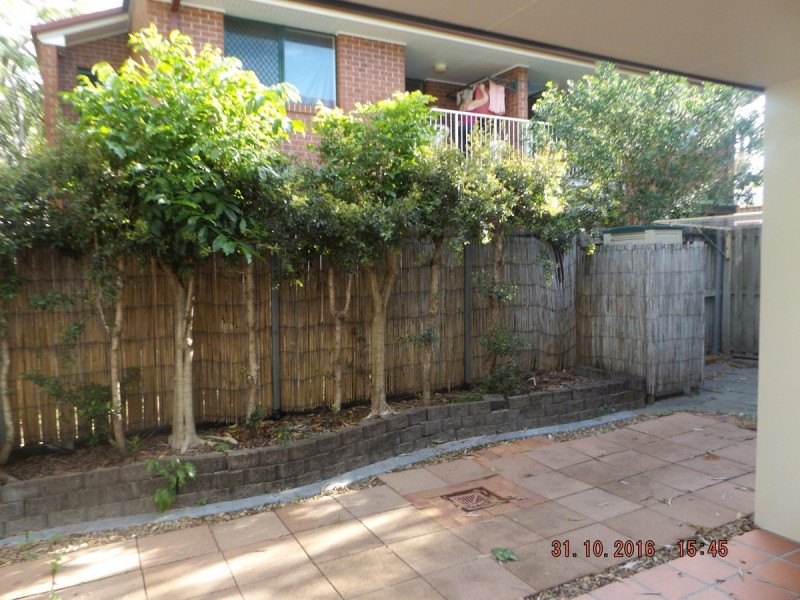 4/122 Pohlman Street, Southport QLD 4215