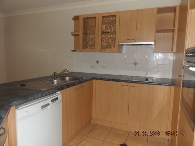 4/122 Pohlman Street, Southport QLD 4215