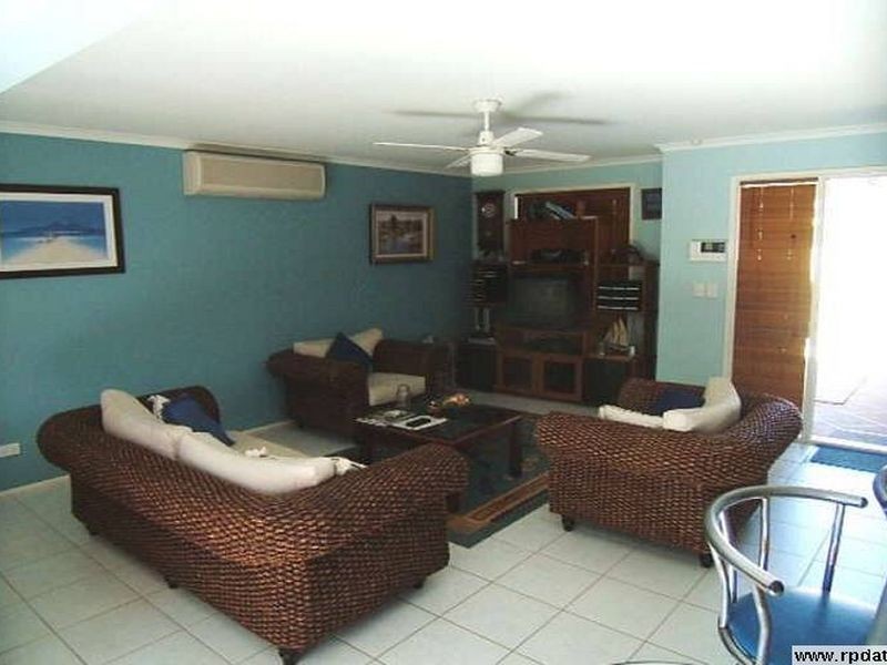 121 Kindra Ave, Southport QLD 4215