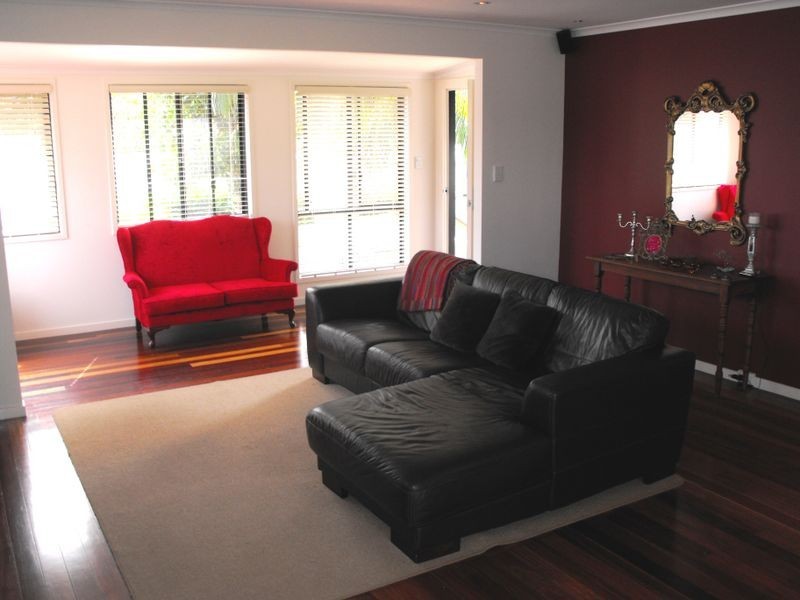 12 Nesbit Street, Southport QLD 4215