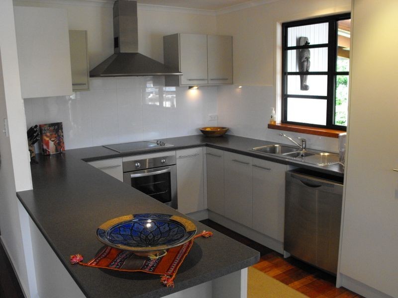 12 Nesbit Street, Southport QLD 4215