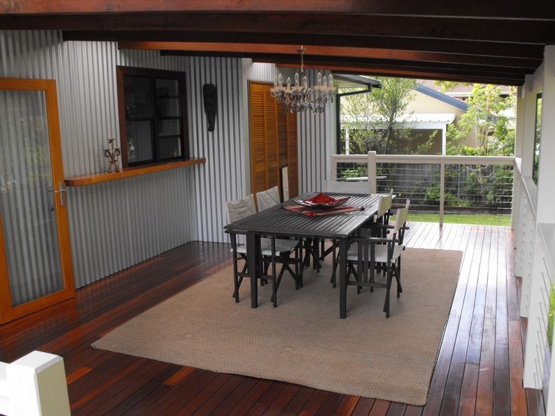 12 Nesbit Street, Southport QLD 4215