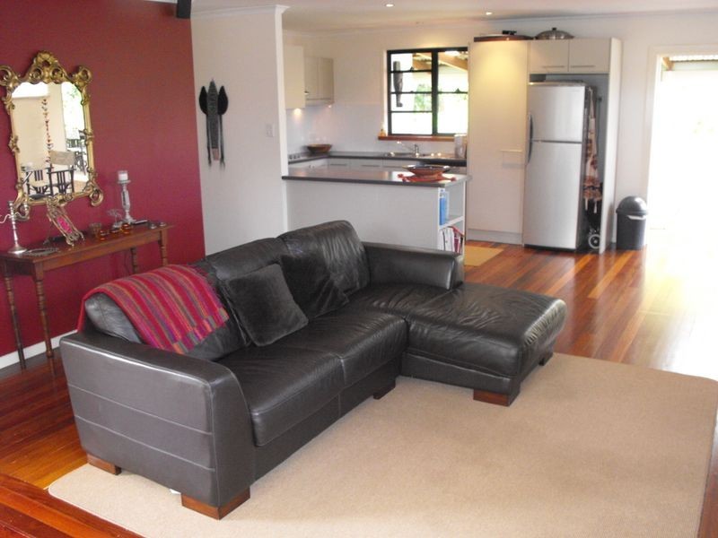 12 Nesbit Street, Southport QLD 4215